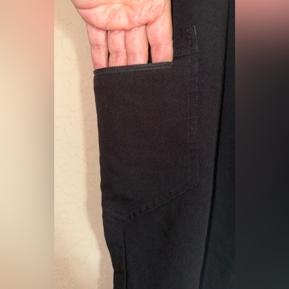 FIGS Black Jogger Scrub Pants Medium Petite M/P Elastic Waist Cargo Pocket - Picture 6 of 11